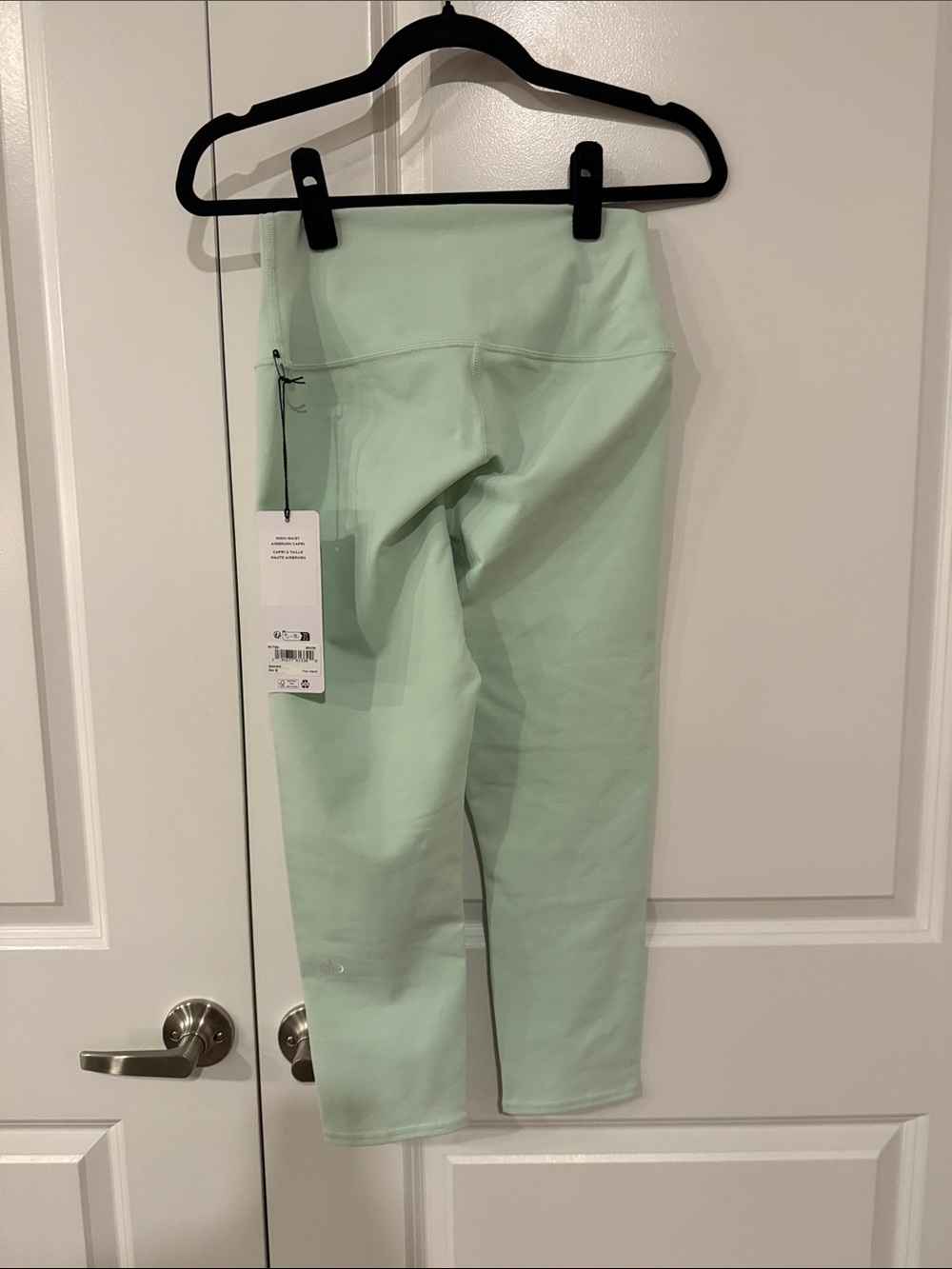 NWT ALO Yoga Spearmint Green High-Rise Airbrush Capri Leggings - Picture 2 of 5
